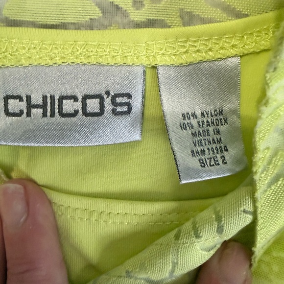 Chico’s Lime Green Sheer Floral Button Front Blouse Size 2 Removable Tank - Picture 3 of 6